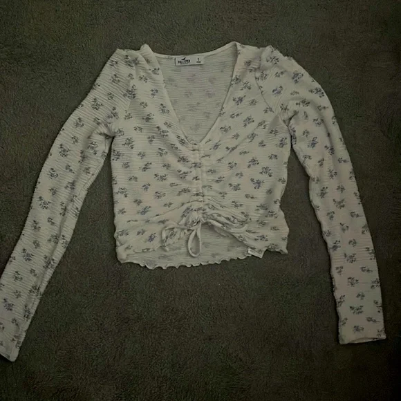 Hollister white long sleeve crop top with blue flowers